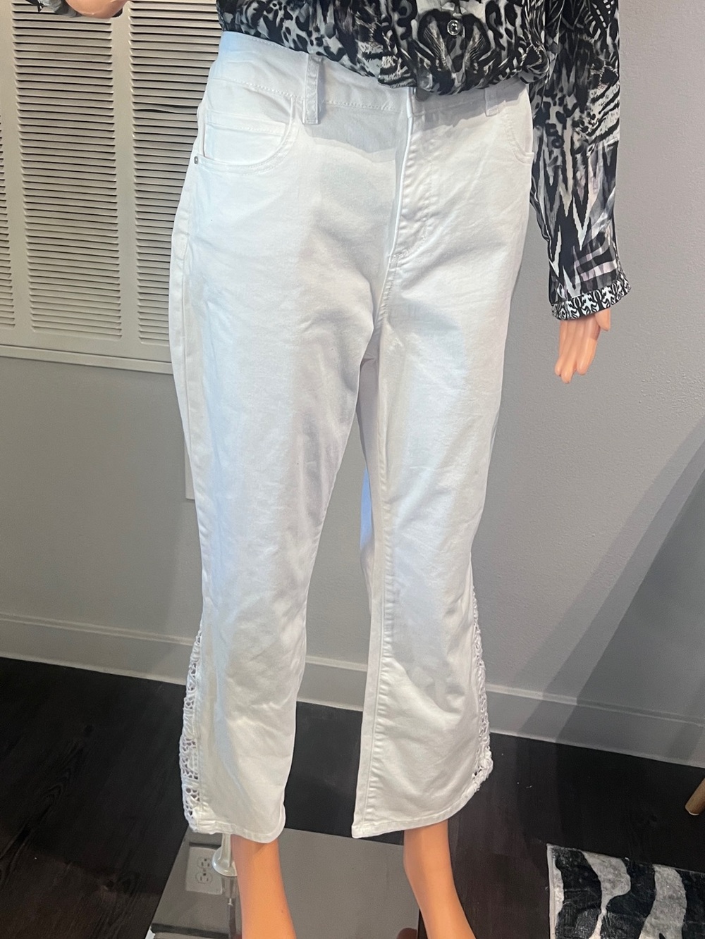 CHARLIE B White flare jeans